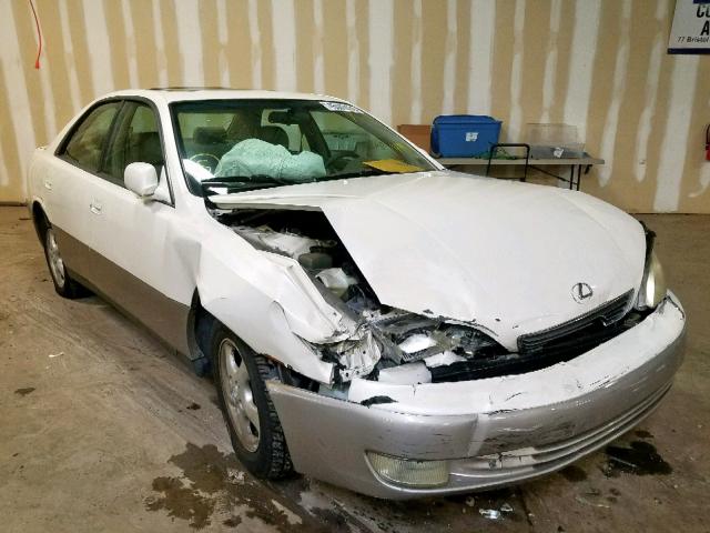 JT8BF28G9W0138079 - 1998 LEXUS ES 300 WHITE photo 1