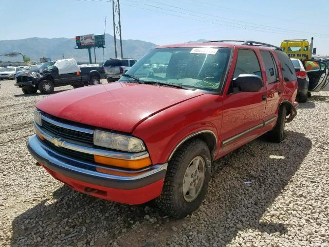 1GNDT13W3XK136112 - 1999 CHEVROLET BLAZER RED photo 2