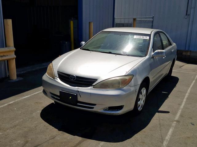 JTDBE32KX30193143 - 2003 TOYOTA CAMRY LE SILVER photo 2