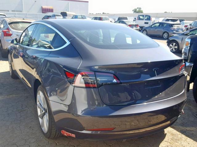 5YJ3E1EB2JF115748 - 2018 TESLA MODEL 3 GRAY photo 3