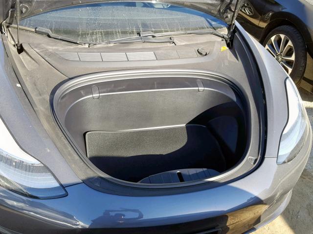 5YJ3E1EB2JF115748 - 2018 TESLA MODEL 3 GRAY photo 7