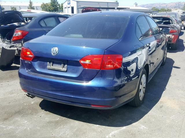 3VW2K7AJ9EM324133 - 2014 VOLKSWAGEN JETTA BASE BLUE photo 4