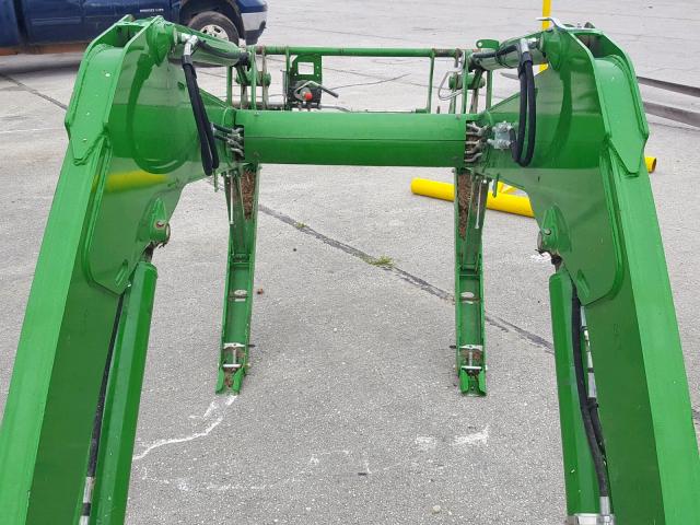 1P0640RXJHD005388 - 2017 JOHN DEERE 640R GREEN photo 5