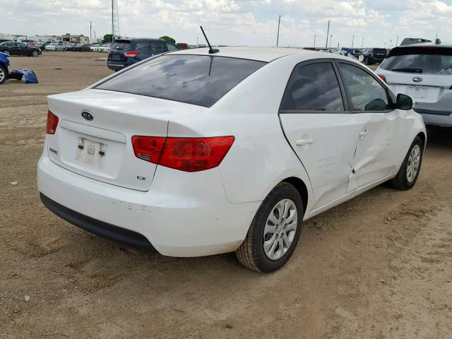 KNAFU4A22B5423929 - 2011 KIA FORTE EX WHITE photo 4