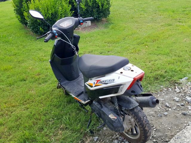L9NTFACX1G1301105 - 2016 OTHER SCOOTER BLACK photo 3