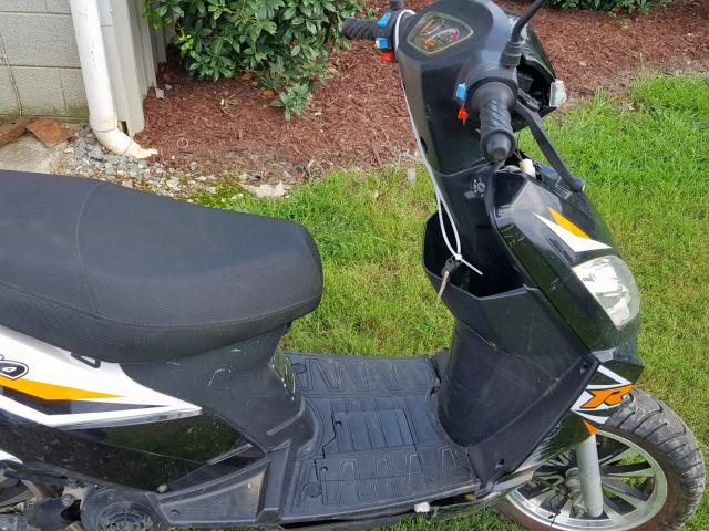 L9NTFACX1G1301105 - 2016 OTHER SCOOTER BLACK photo 5