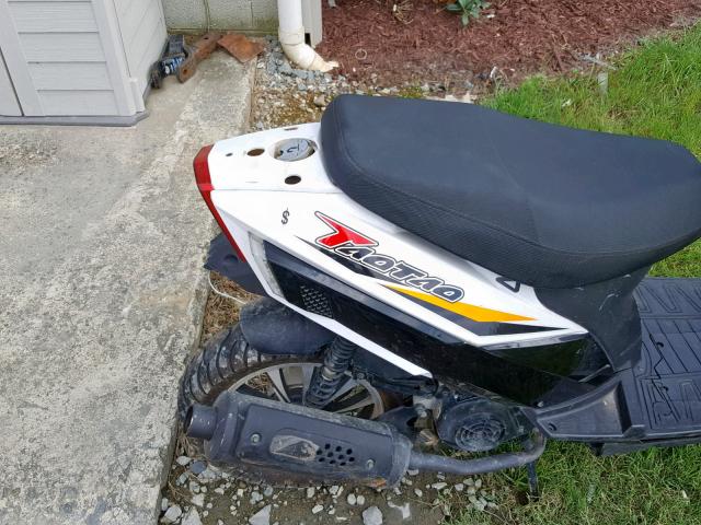 L9NTFACX1G1301105 - 2016 OTHER SCOOTER BLACK photo 6