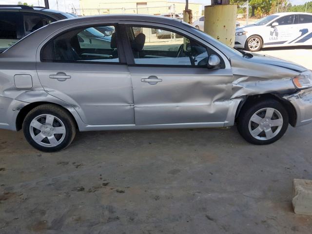 KL1TD5DE4AB087998 - 2010 CHEVROLET AVEO LS SILVER photo 9