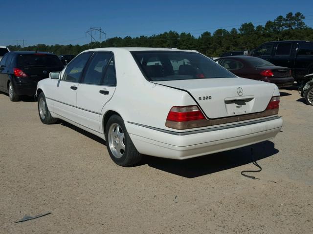 WDBGA32G7XA432174 - 1999 MERCEDES-BENZ S 320W WHITE photo 3