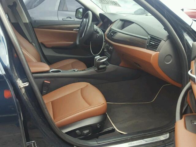 WBAVM5C50DVL63726 - 2013 BMW X1 XDRIVE3 BLUE photo 5