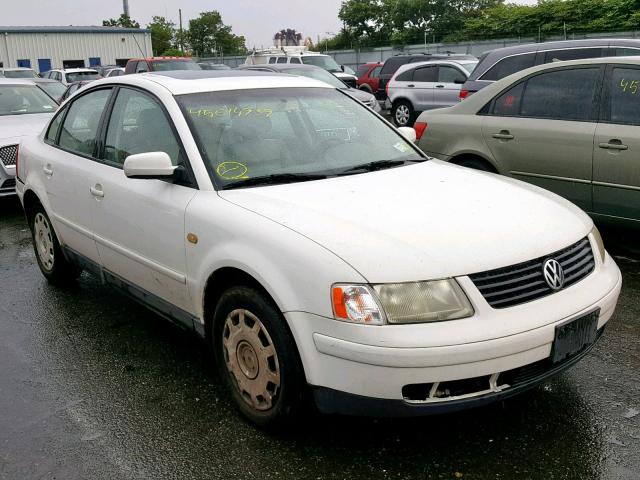 WVWMA63B7XE509451 - 1999 VOLKSWAGEN PASSAT GLS WHITE photo 1