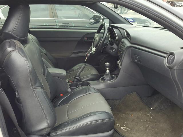 JTKJF5C70D3045638 - 2013 TOYOTA SCION TC 银色 照片 5