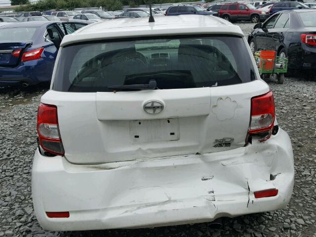 JTKKU10449J038577 - 2009 TOYOTA SCION XD WHITE photo 9