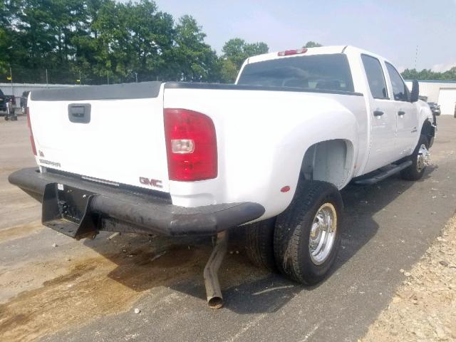 1GTJK33678F180652 - 2008 GMC SIERRA K35 WHITE photo 4