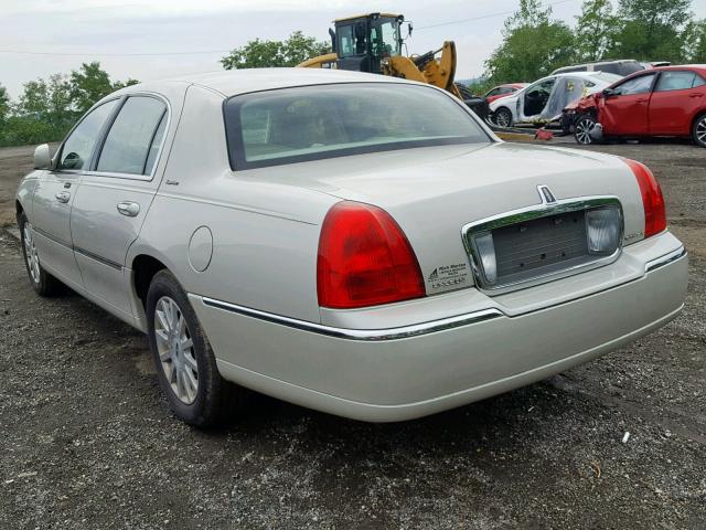 1LNHM81V07Y619883 - 2007 LINCOLN TOWN CAR S TAN photo 3