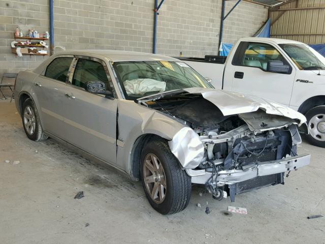 2C3KA53G76H498623 - 2006 CHRYSLER 300 TOURIN SILVER photo 1