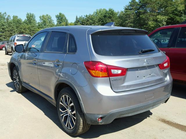 JA4AP3AU1HZ052368 - 2017 MITSUBISHI OUTLANDER SILVER photo 3