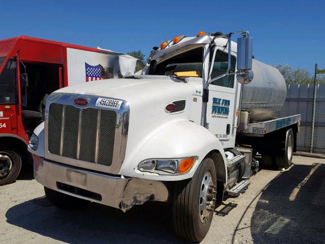 2NP2HJ7X8HM412569 - 2017 PETERBILT 337 WHITE photo 2