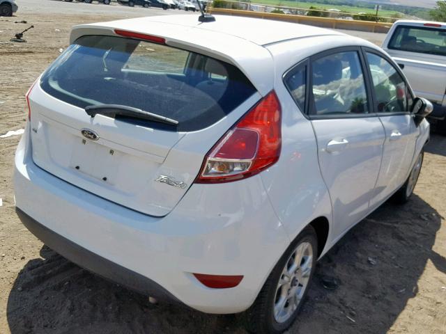 3FADP4EJ9FM123765 - 2015 FORD FIESTA SE WHITE photo 4