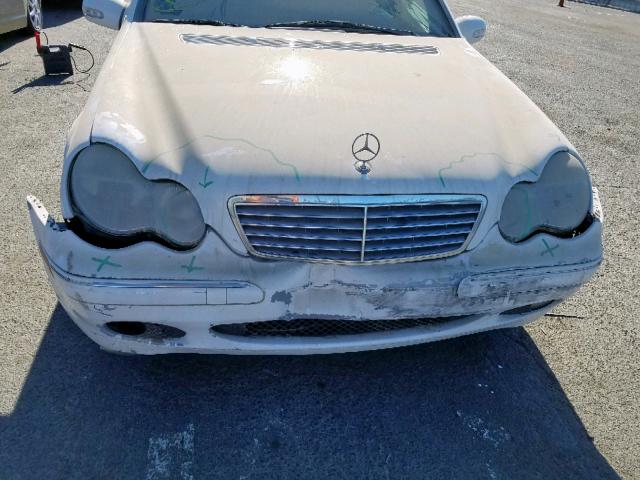 WDBRF61J31F108576 - 2001 MERCEDES-BENZ C 240 WHITE photo 9