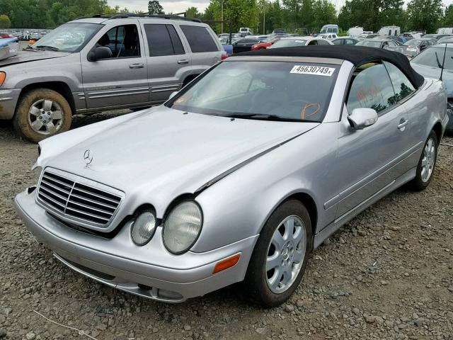 WDBLK65GX1T080003 - 2001 MERCEDES-BENZ CLK 320 SILVER photo 2