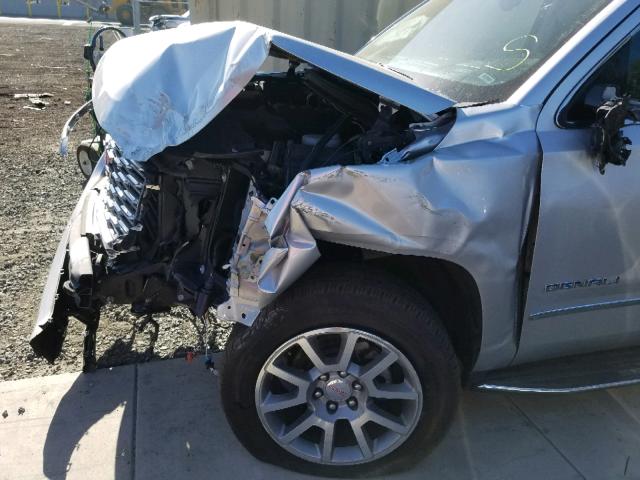 1GKS1CKJ0JR162788 - 2018 GMC YUKON DENA SILVER photo 9