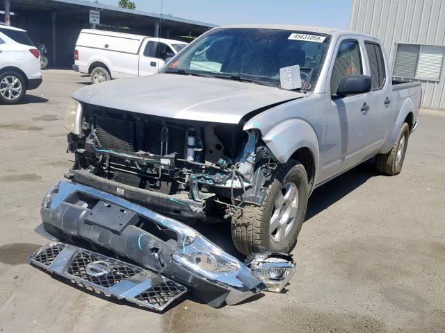 1N6AD09U68C411120 - 2008 NISSAN FRONTIER C SILVER photo 2