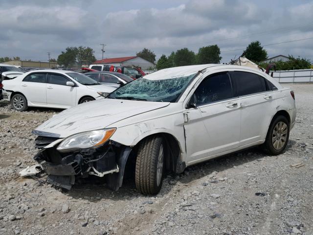 1C3BC4FB0BN521486 - 2011 CHRYSLER 200 LX WHITE photo 2