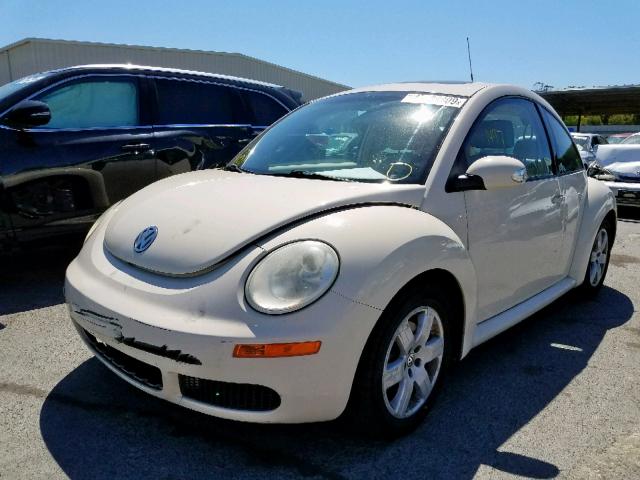 3VWRG31C17M506387 - 2007 VOLKSWAGEN NEW BEETLE Braun Foto 2