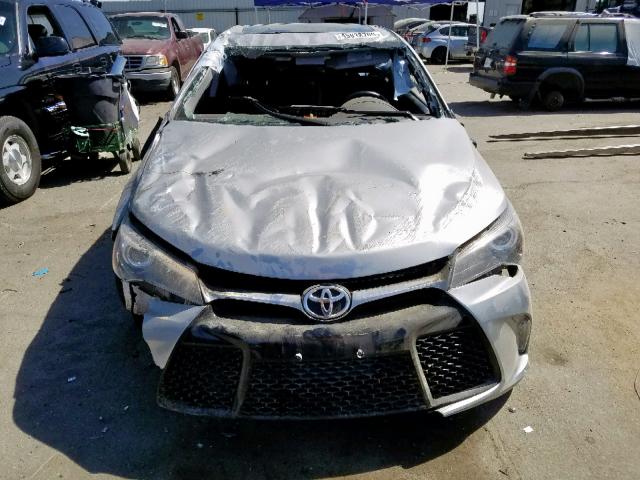4T1BF1FK5HU354537 - 2017 TOYOTA CAMRY LE SILVER photo 9