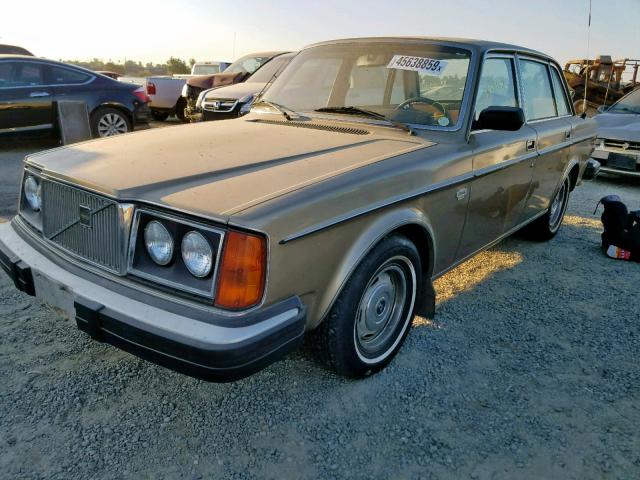 VC2L465H1041592 - 1977 VOLVO GL BEIGE photo 2