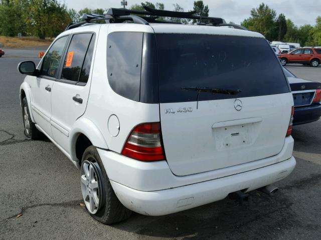 4JGAB72E21A233868 - 2001 MERCEDES-BENZ ML 430 白色 照片 3