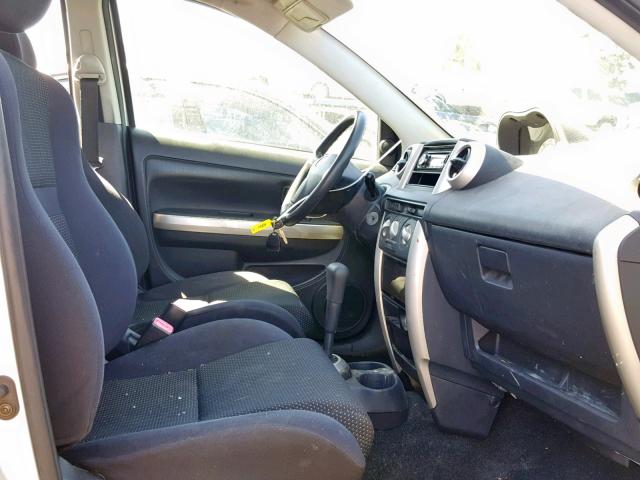 JTKKT624350104839 - 2005 TOYOTA SCION XA SILVER photo 5