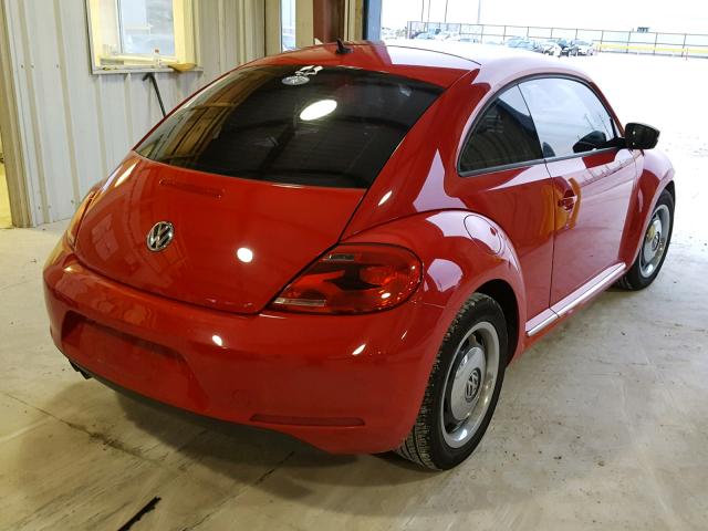 3VWHX7AT9DM646198 - 2013 VOLKSWAGEN BEETLE RED photo 4