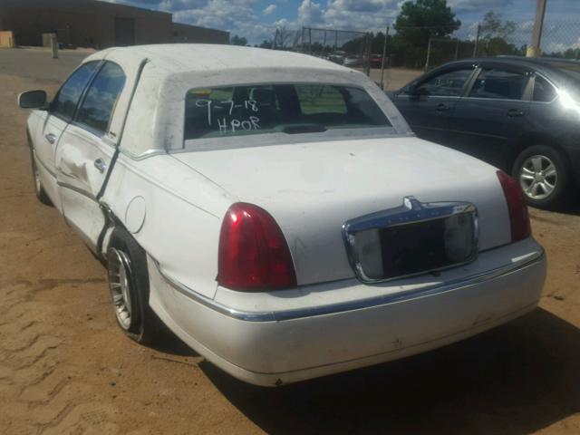 1LNFM81W2WY624758 - 1998 LINCOLN TOWN CAR E WHITE photo 3