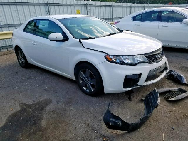 KNAFU6A21B5399750 - 2011 KIA FORTE EX WHITE photo 1