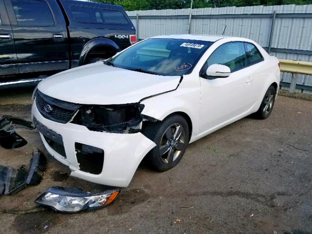 KNAFU6A21B5399750 - 2011 KIA FORTE EX WHITE photo 2