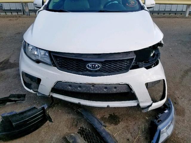 KNAFU6A21B5399750 - 2011 KIA FORTE EX WHITE photo 9