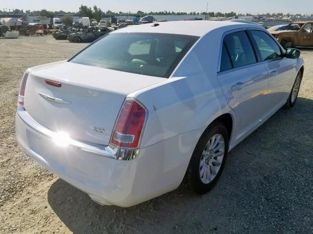 2C3CCAAG6DH699324 - 2013 CHRYSLER 300 WHITE photo 4