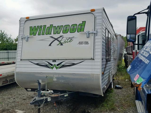 4X4TWD717AR340030 - 2010 WILD TRAILER WHITE photo 2