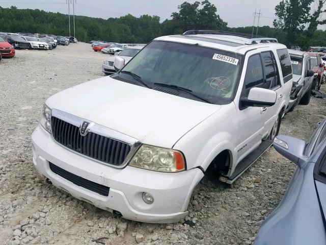 5LMFU27R03LJ03297 - 2003 LINCOLN NAVIGATOR WHITE photo 2