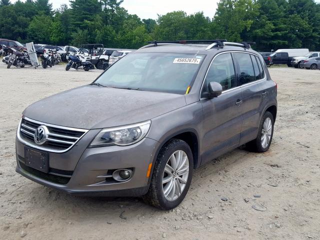 WVGBV95N19W003997 - 2009 VOLKSWAGEN TIGUAN SE GRAY photo 2