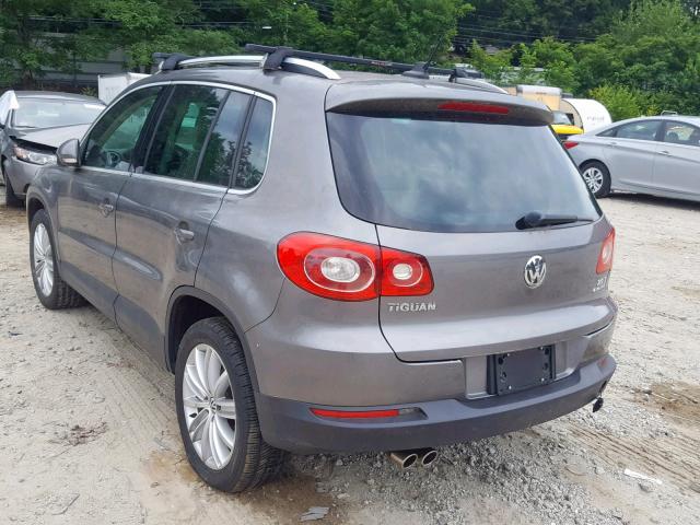 WVGBV95N19W003997 - 2009 VOLKSWAGEN TIGUAN SE GRAY photo 3