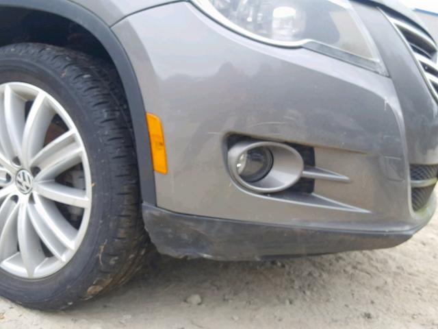 WVGBV95N19W003997 - 2009 VOLKSWAGEN TIGUAN SE GRAY photo 9