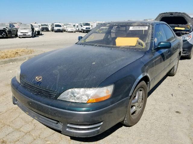 JT8VK13T5P0154255 - 1993 LEXUS ES 300 GREEN photo 2