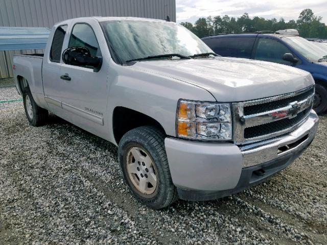 1GCSKSE32AZ298114 - 2010 CHEVROLET SILVERADO SILVER photo 1