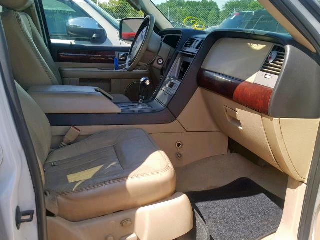 5LMFU275X5LJ00293 - 2005 LINCOLN NAVIGATOR 白色 照片 5