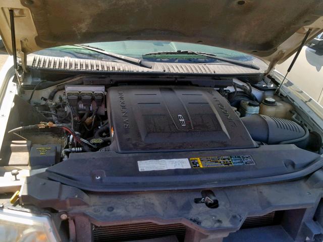 5LMFU275X5LJ00293 - 2005 LINCOLN NAVIGATOR 白色 照片 7