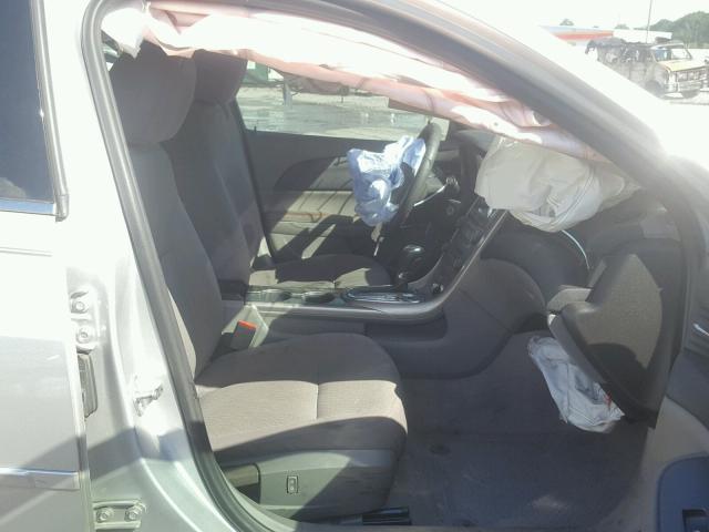 1G11B5SA9DF146488 - 2013 CHEVROLET MALIBU LS 银色 照片 5