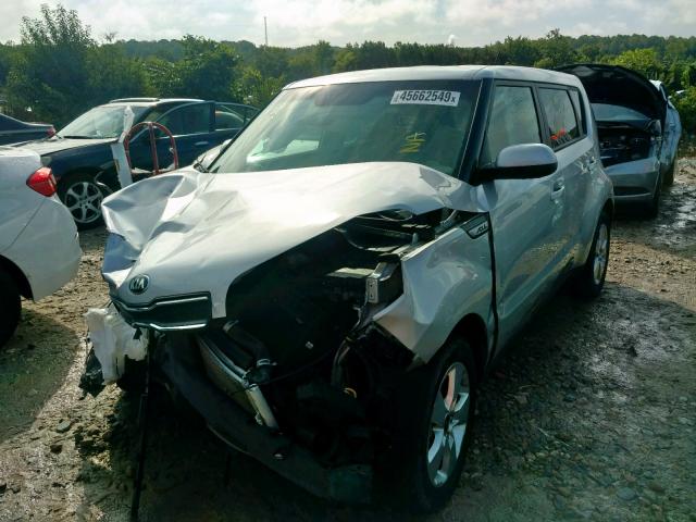 KNDJN2A23H7502568 - 2017 KIA SOUL SILVER photo 2